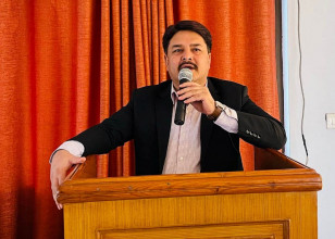 स्वास्थ्य बीमा समस्या समाधान कार्यदलको पहिलो बैठकः राज्यमन्त्रीले पेश गरे योजना